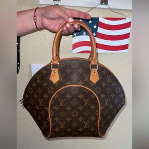 Authentic Louis Vuitton mm Ellipse bag